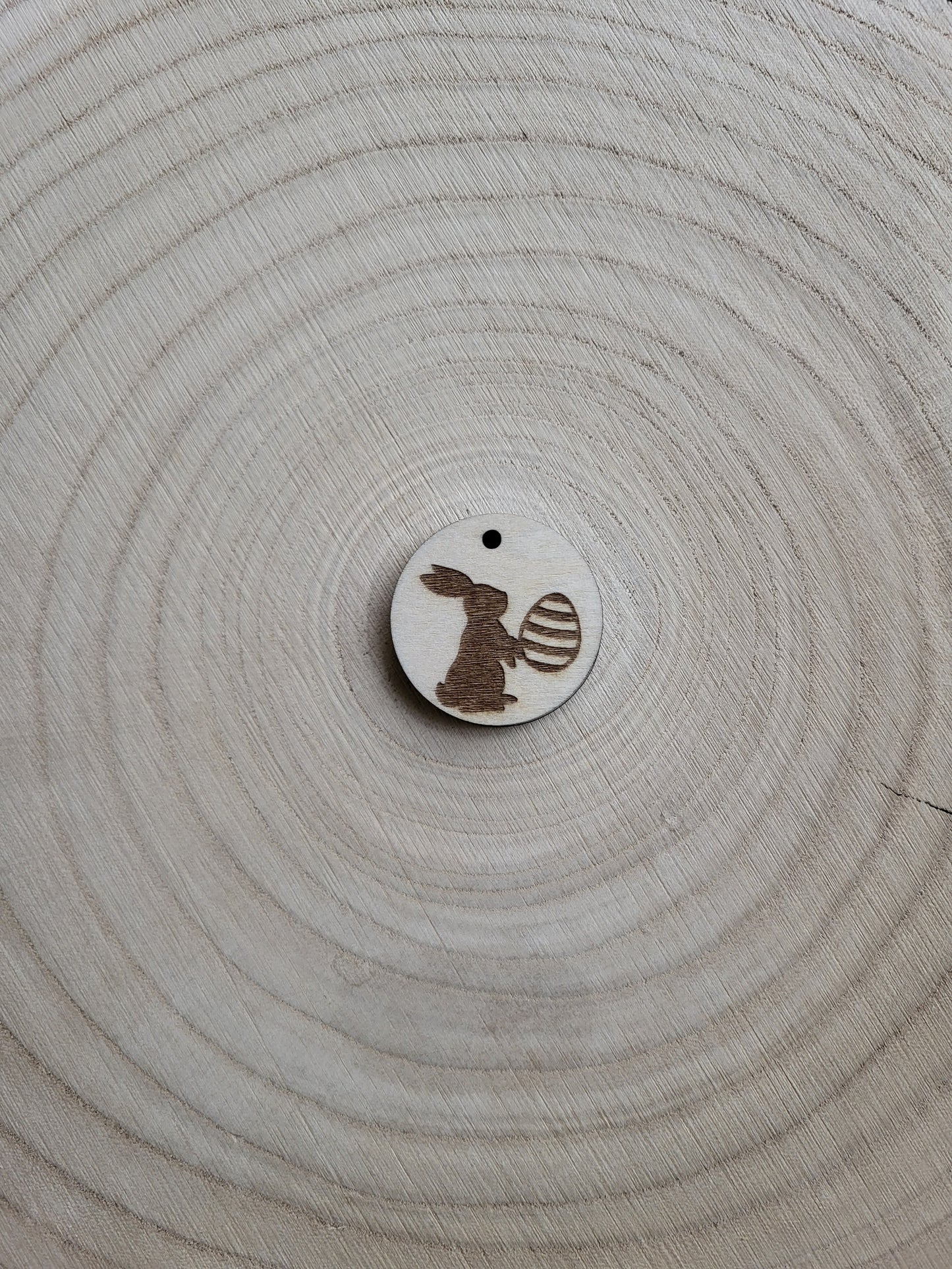 Geschenkanhänger Ostern - Hase mit Ei