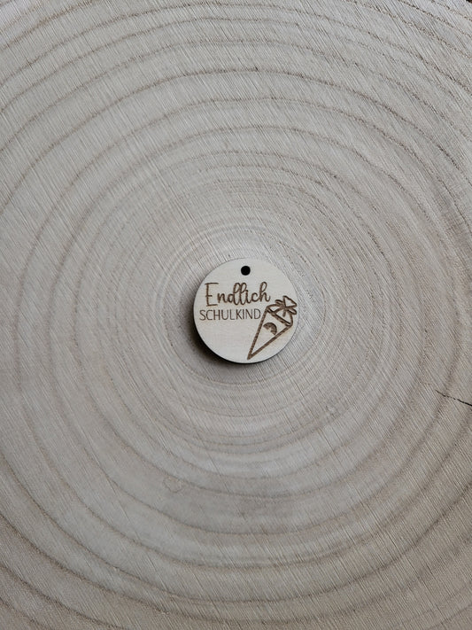 Geschenkanhänger Schule - Endlich Schulkind Schultüte Regenbogen